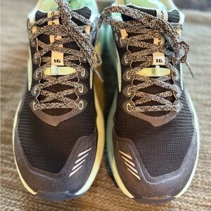 Brooks Black and Green Athletic Shoes for Performance